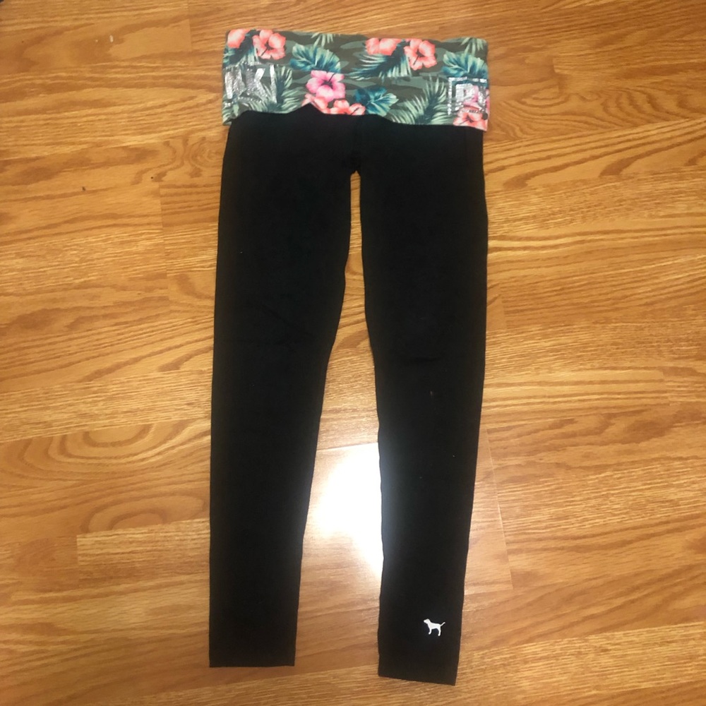 🌺 Victoria’s Secret pink tropical band yoga pants